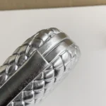 Bottega Veneta (BV) Knot