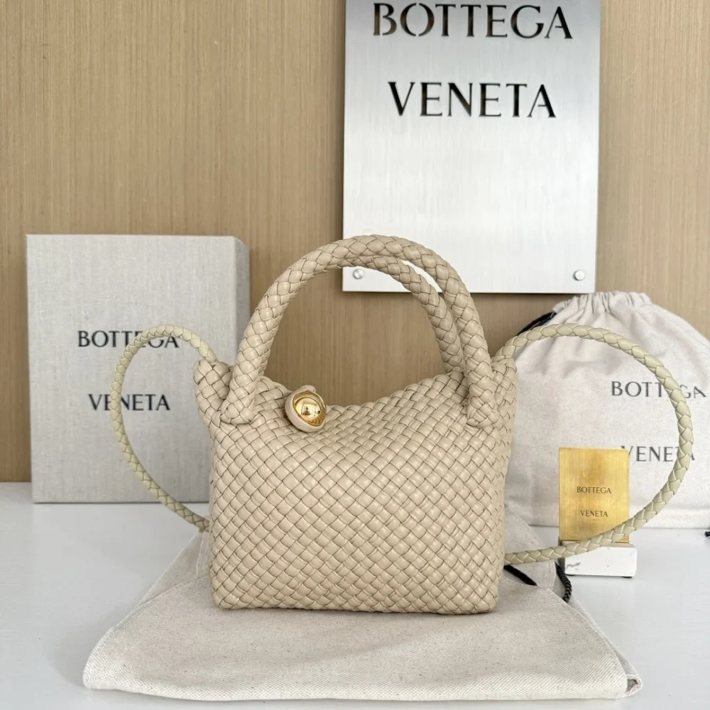 Bottega Veneta Tosca Shoulder Bag