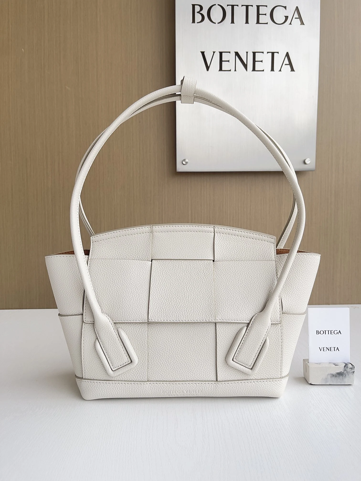 Bottega Veneta Arco 33