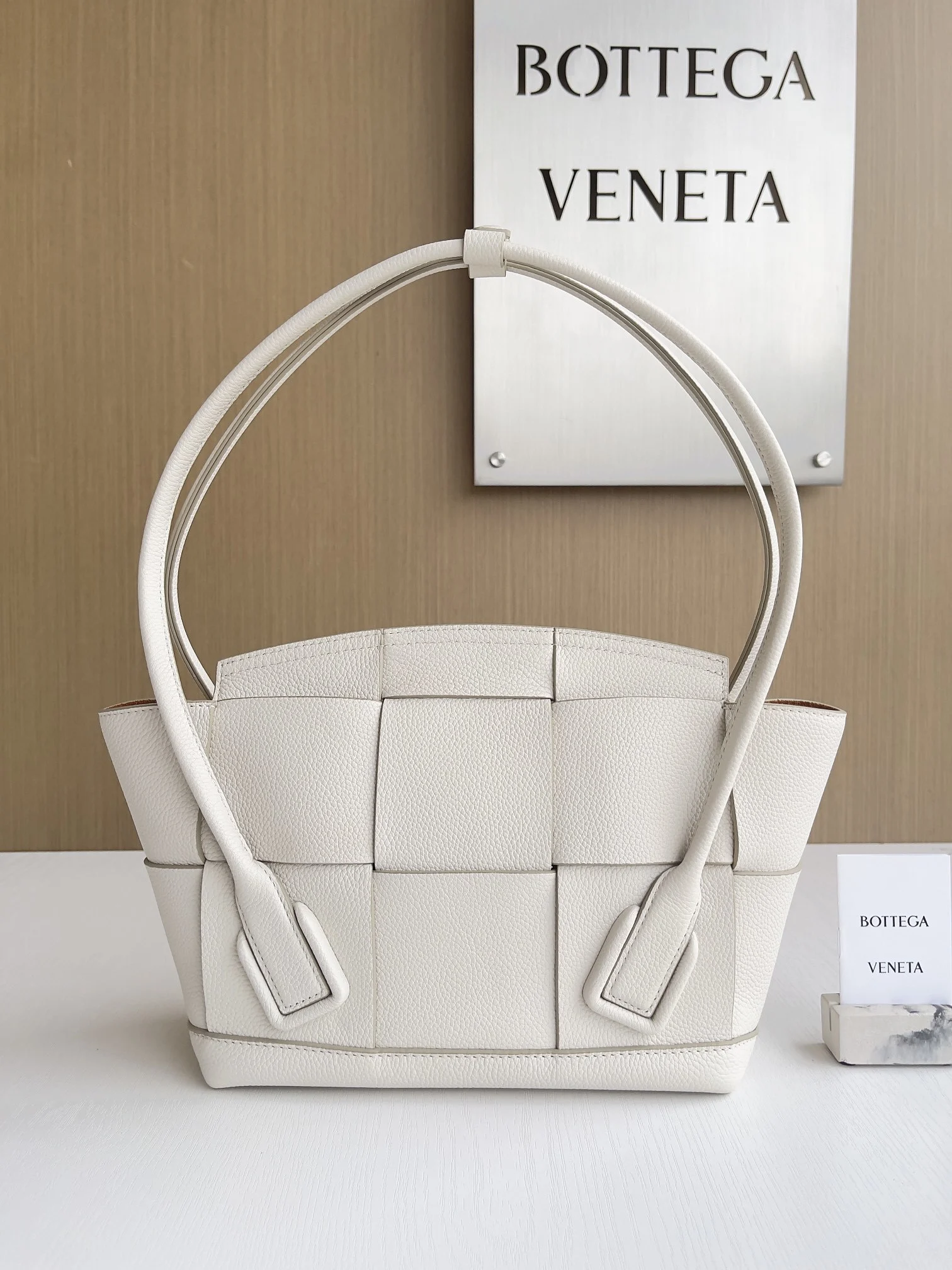 Bottega Veneta Arco 33