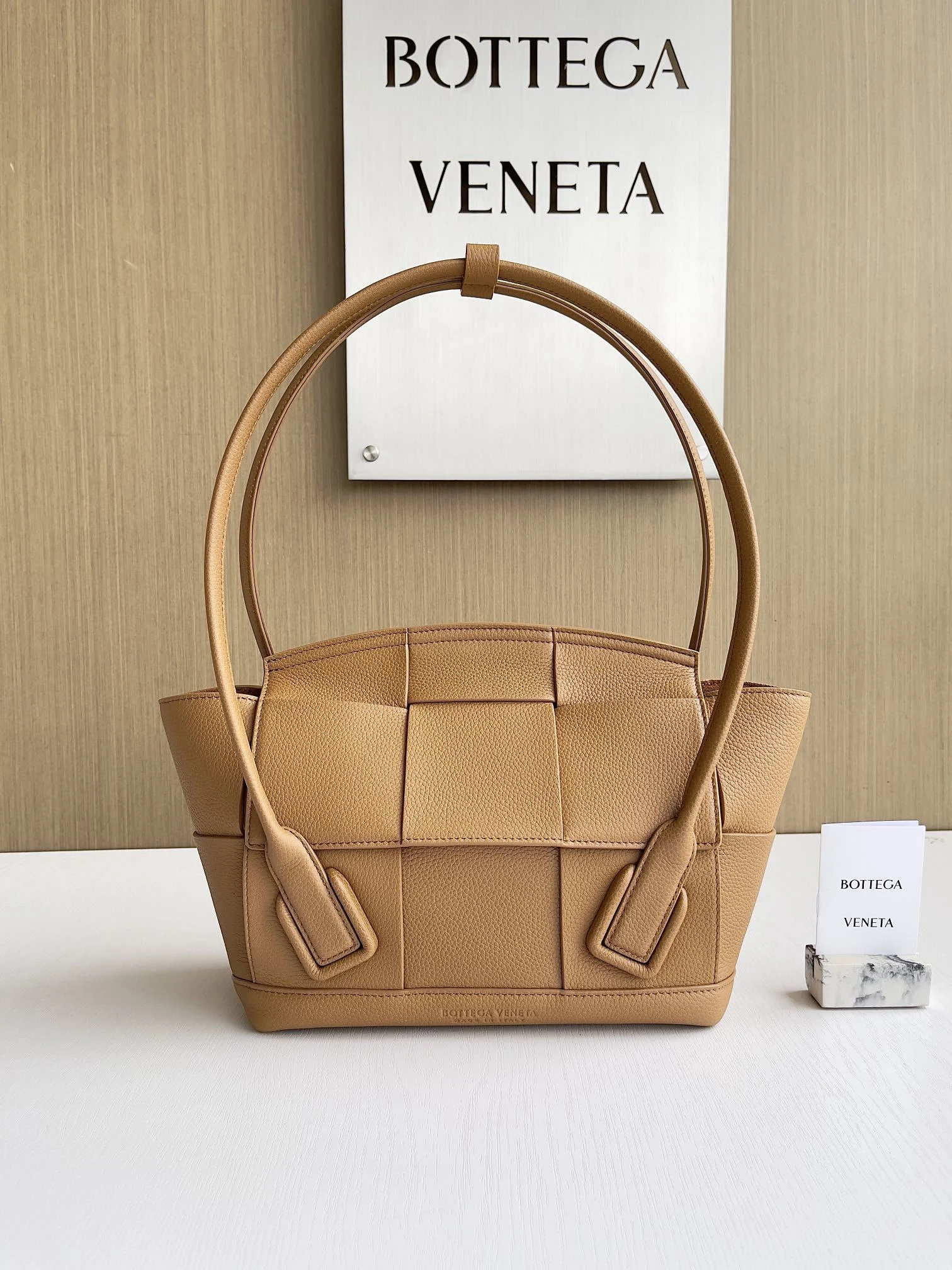 Bottega Veneta Arco 33