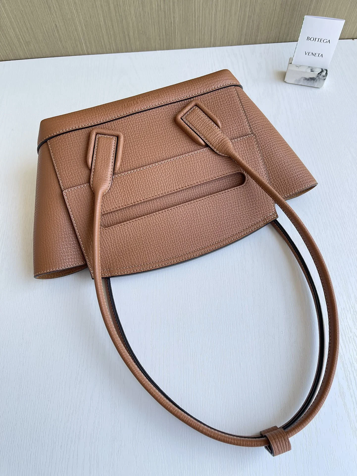 Bottega Veneta Arco 33