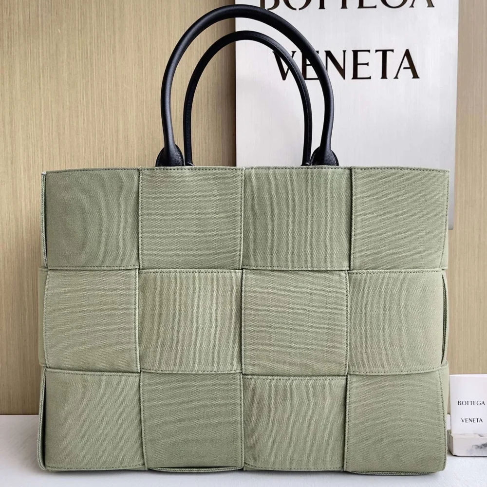 Bottega Veneta Arco Tote Bag