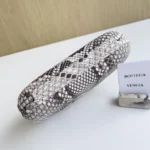Bottega Veneta (BV) Knot